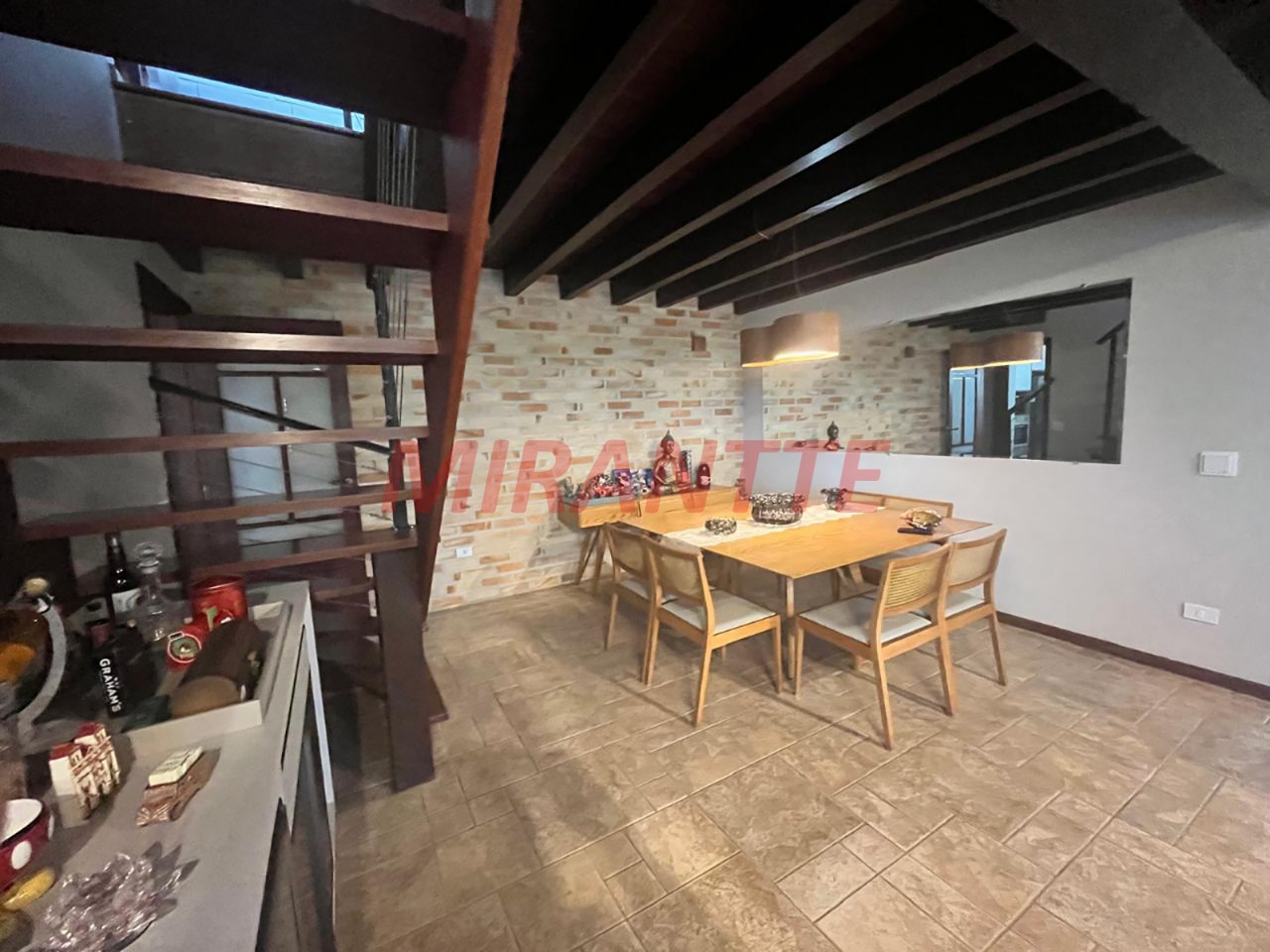 Sobrado de 330m² com 4 quartos em Cumbari