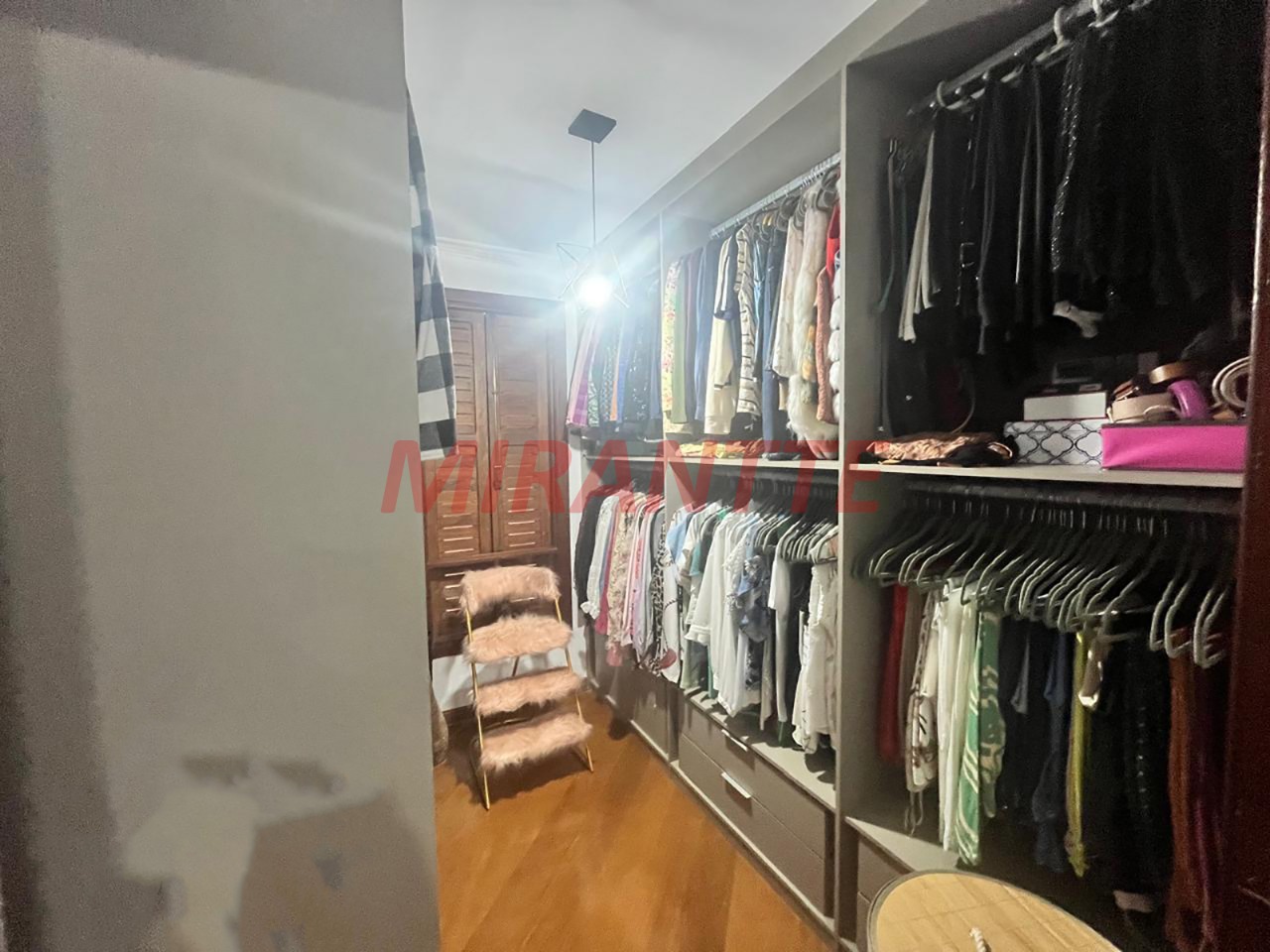 Sobrado de 330m² com 4 quartos em Cumbari