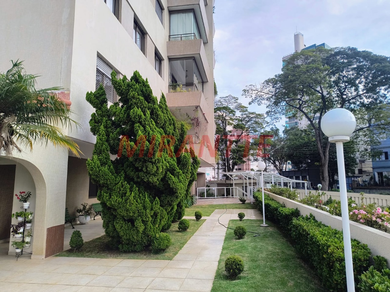 Apartamento de 142m² com 2 quartos em Água Fria