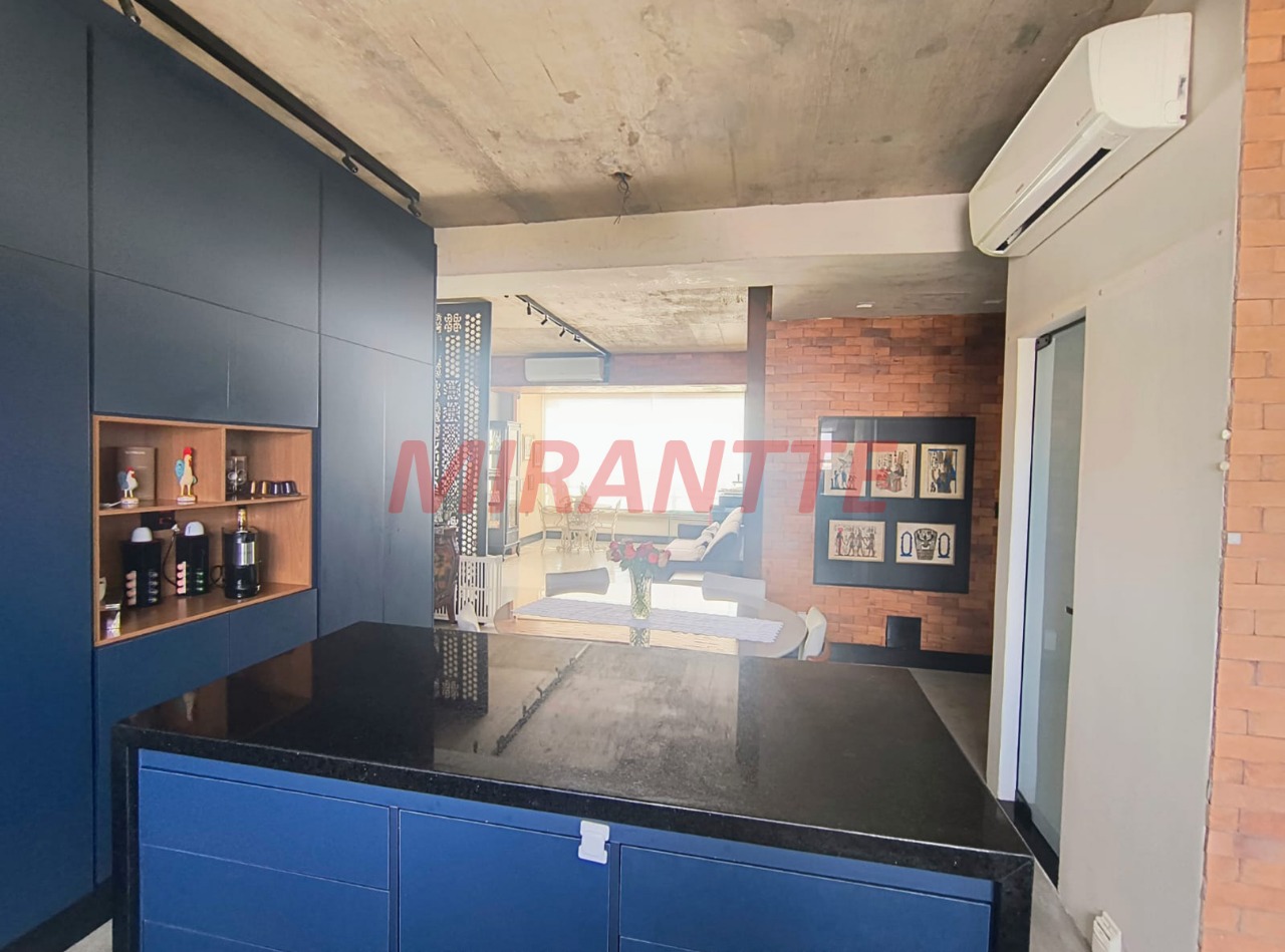 Apartamento de 142m² com 2 quartos em Água Fria