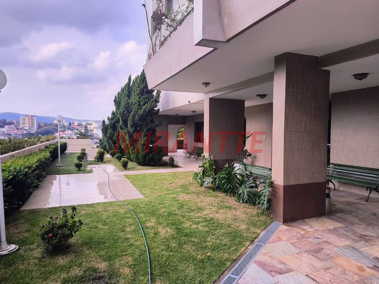 Apartamento de 142m² com 2 quartos em Água Fria
