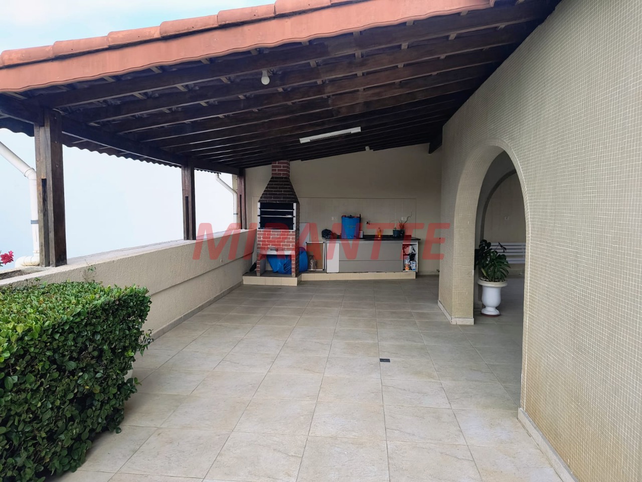 Apartamento de 142m² com 2 quartos em Água Fria
