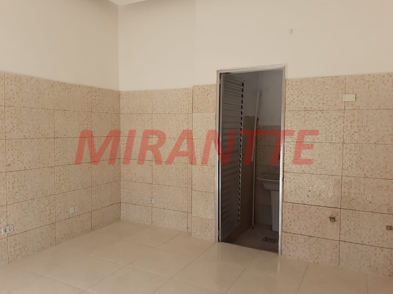 Comercial de 22.67m² em Santana