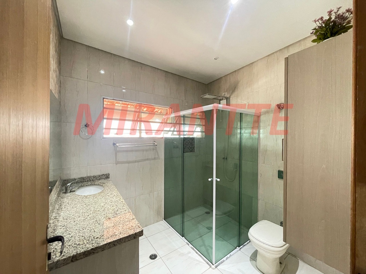 Sobrado de 170m² com 3 quartos em Jardim Val Paraiso