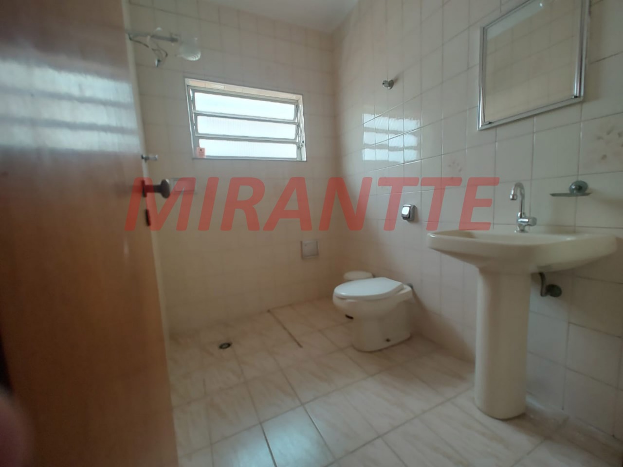 Sobrado de 178m² com 4 quartos em Vila Nova Mazzei