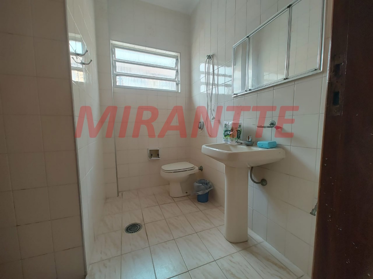 Sobrado de 178m² com 4 quartos em Vila Nova Mazzei