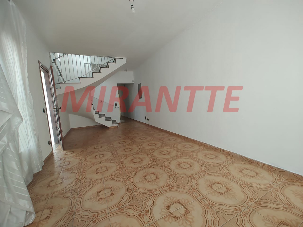 Sobrado de 178m² com 4 quartos em Vila Nova Mazzei