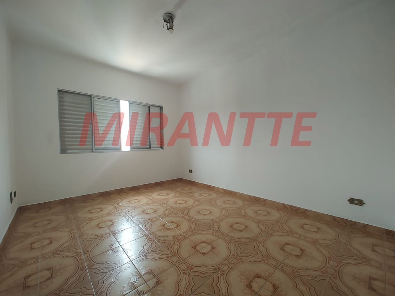 Sobrado de 178m² com 4 quartos em Vila Nova Mazzei