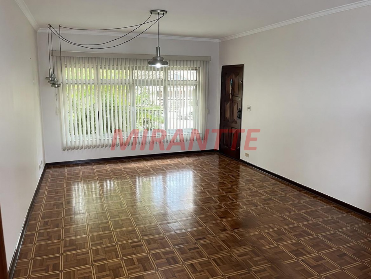 Sobrado de 309m² com 3 quartos em Santana