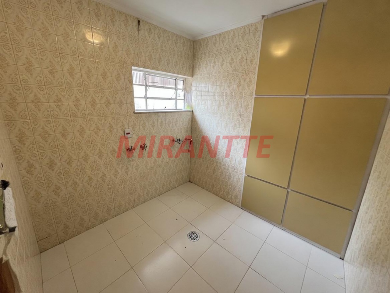 Sobrado de 309m² com 3 quartos em Santana