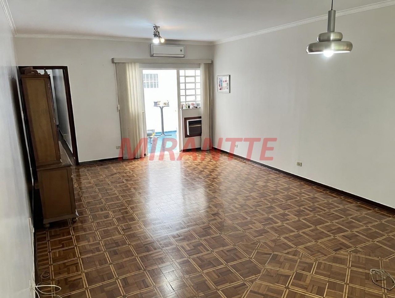 Sobrado de 309m² com 3 quartos em Santana