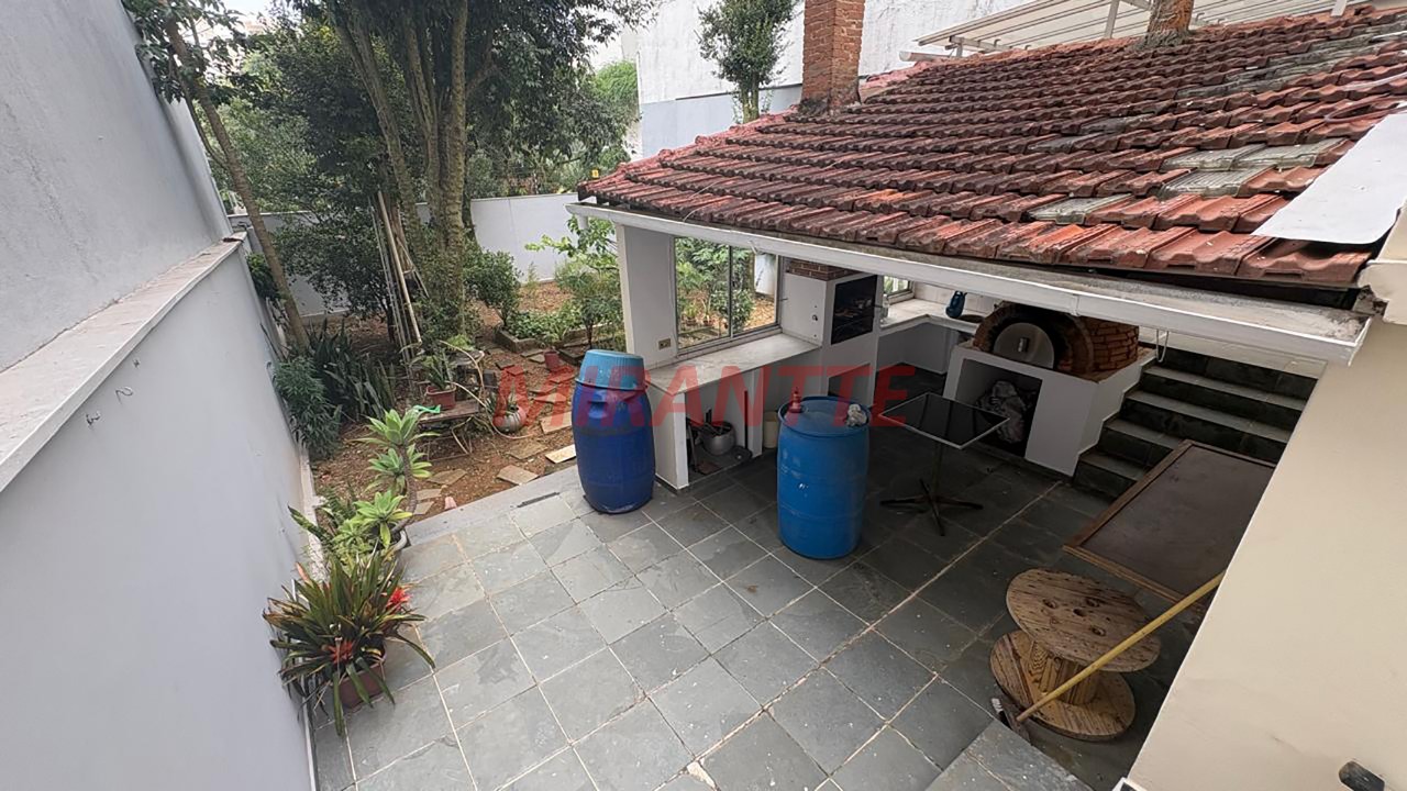Sobrado de 309m² com 3 quartos em Santana