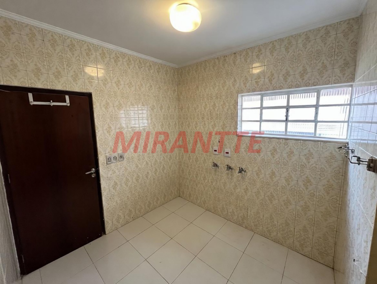Sobrado de 309m² com 3 quartos em Santana