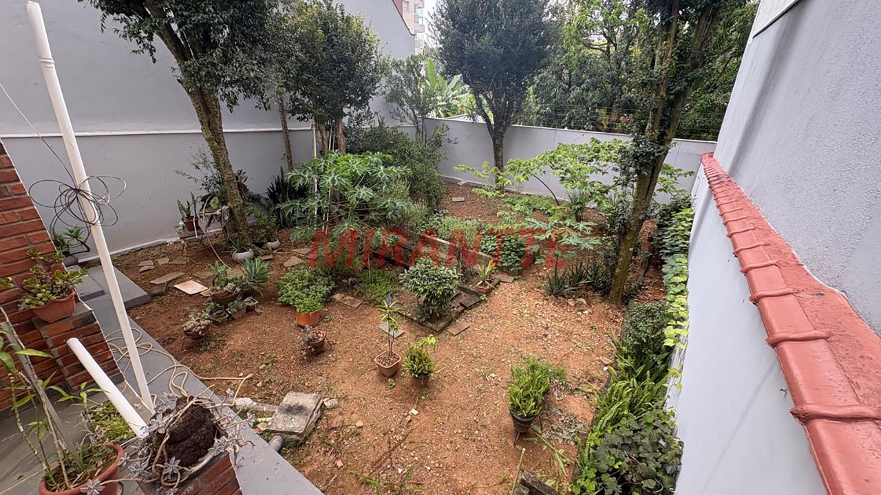 Sobrado de 309m² com 3 quartos em Santana