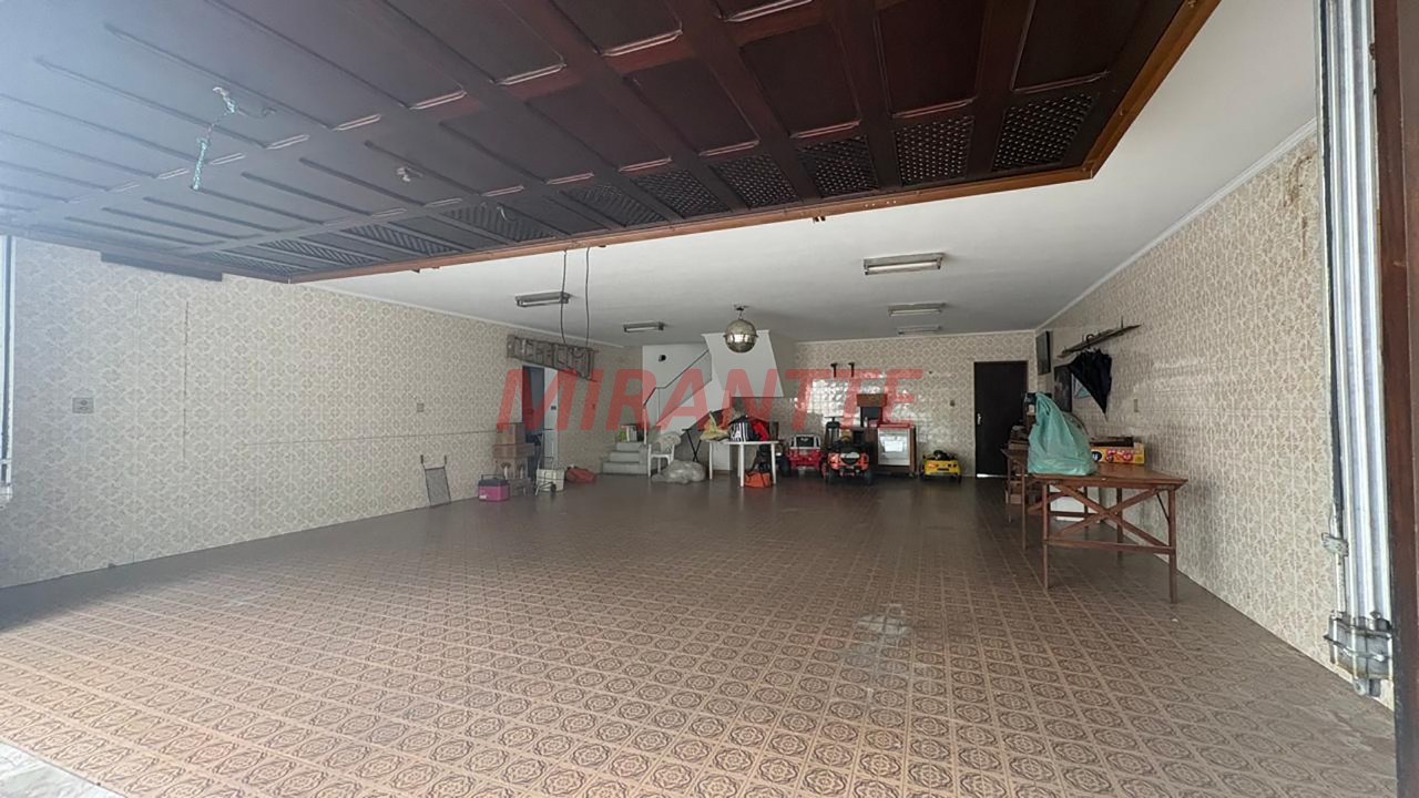 Sobrado de 309m² com 3 quartos em Santana