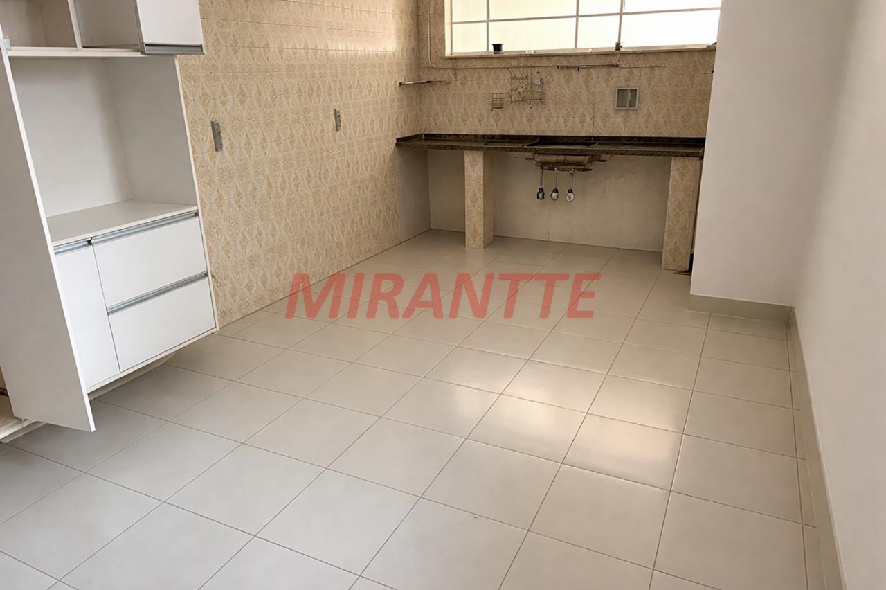 Sobrado de 309m² com 3 quartos em Santana