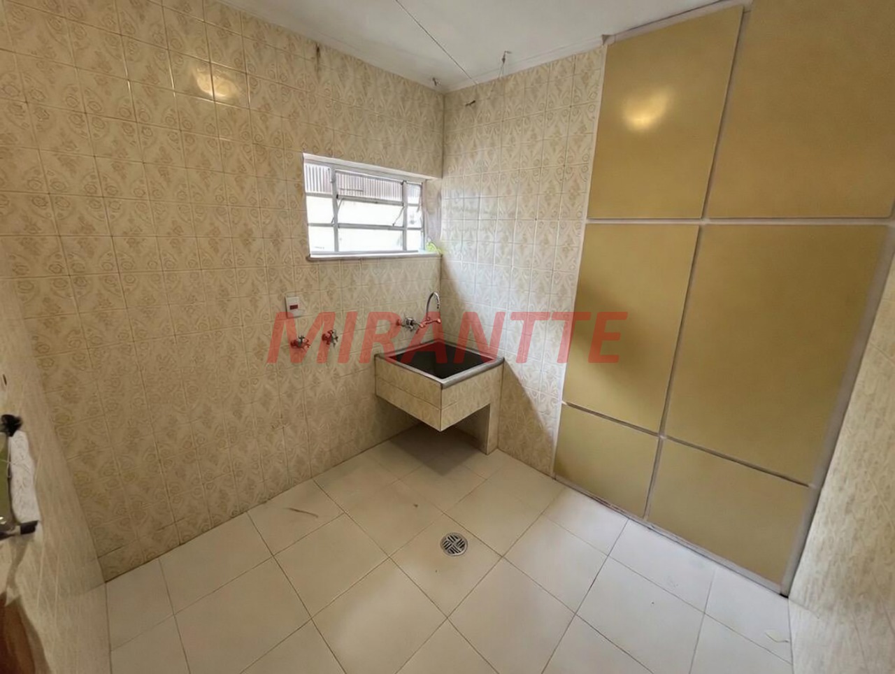 Sobrado de 309m² com 3 quartos em Santana