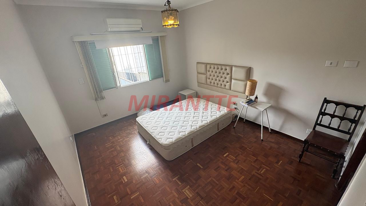 Sobrado de 309m² com 3 quartos em Santana