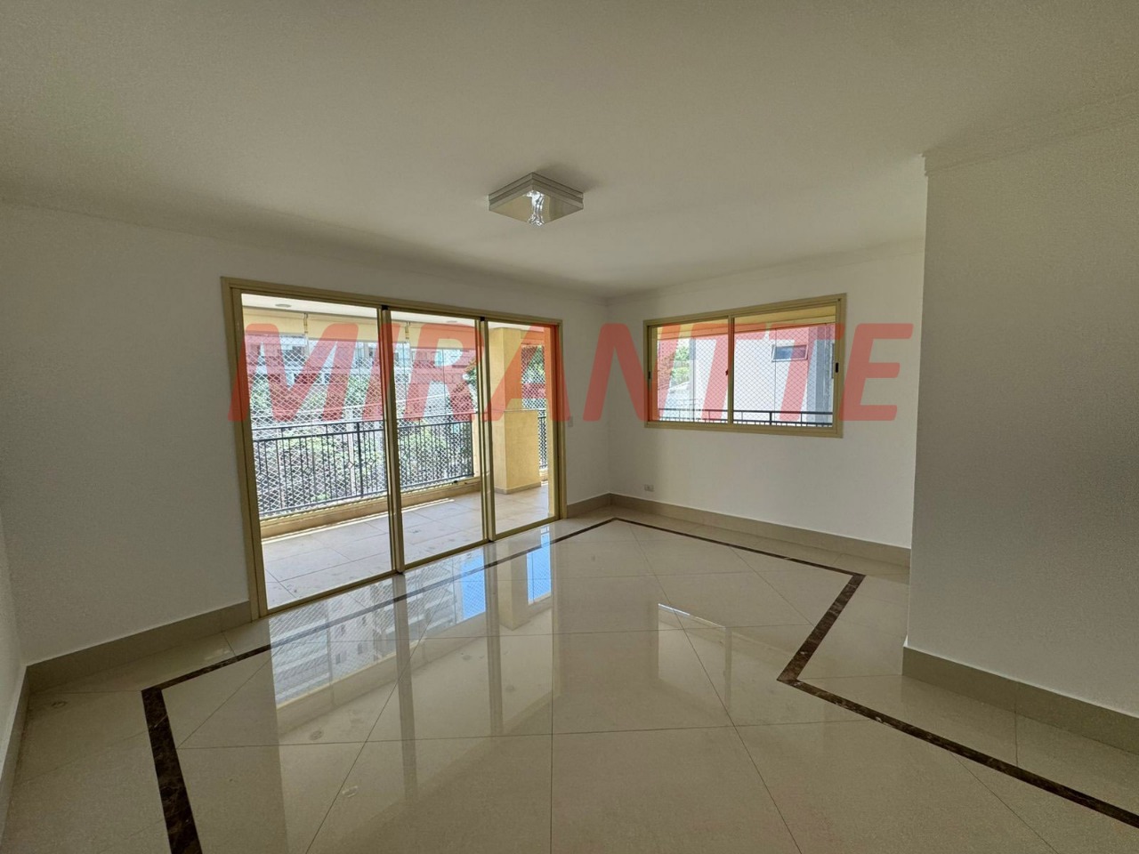 Apartamento de 133m² com 3 quartos em Santana