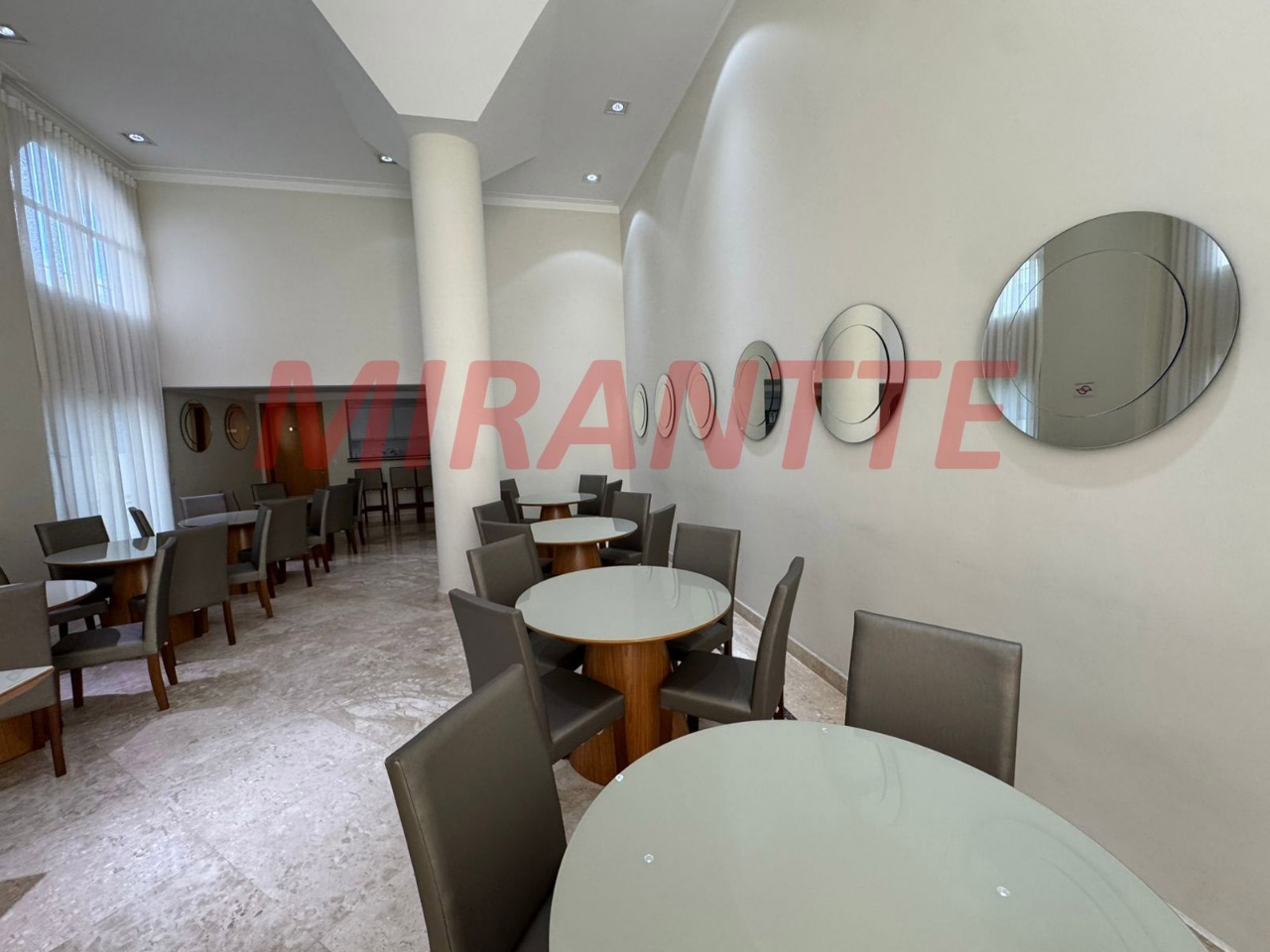 Apartamento de 133m² com 3 quartos em Santana