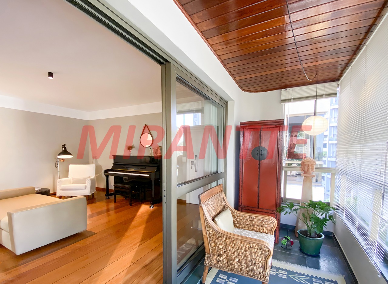 Apartamento de 162m² com 4 quartos em Morumbi