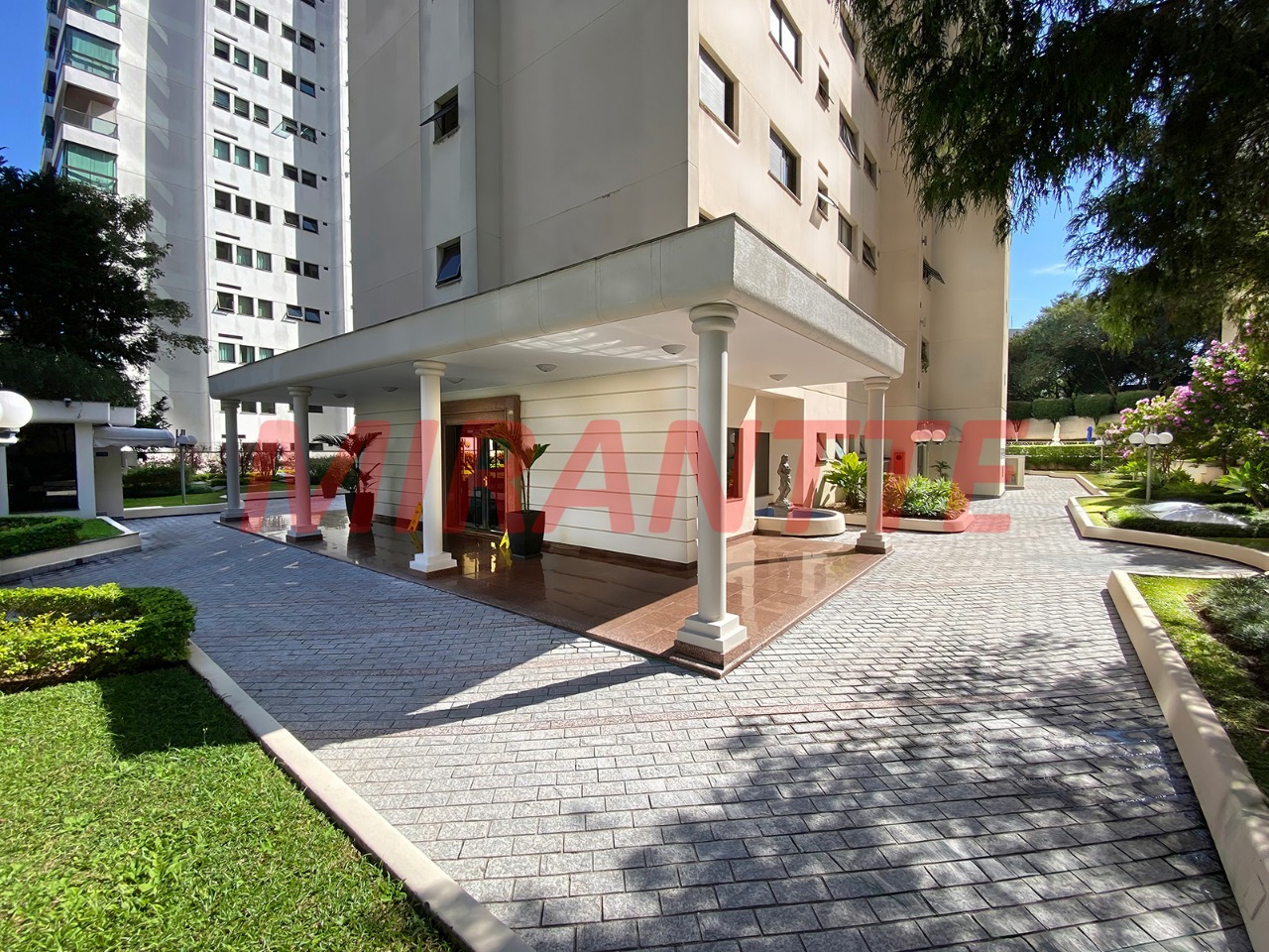 Apartamento de 162m² com 4 quartos em Morumbi