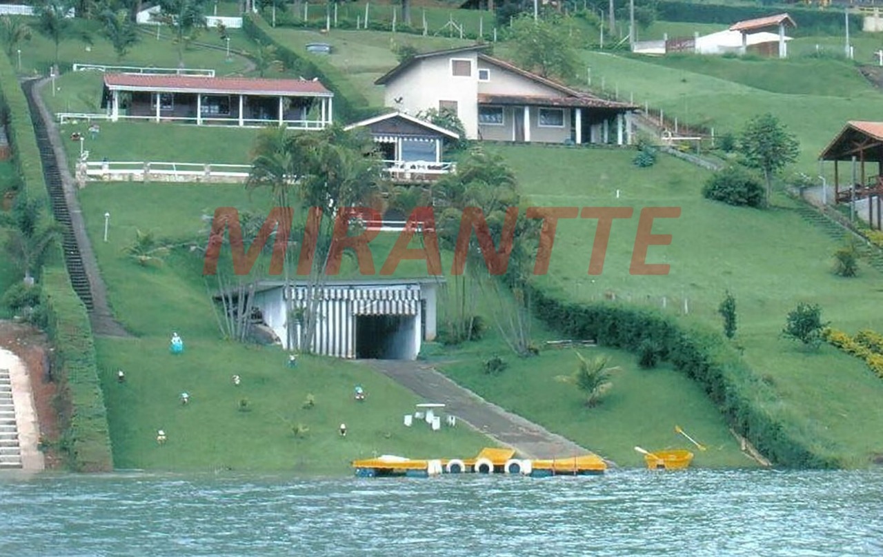 Cond. fechado de 250m² com 1 quartos em Funil