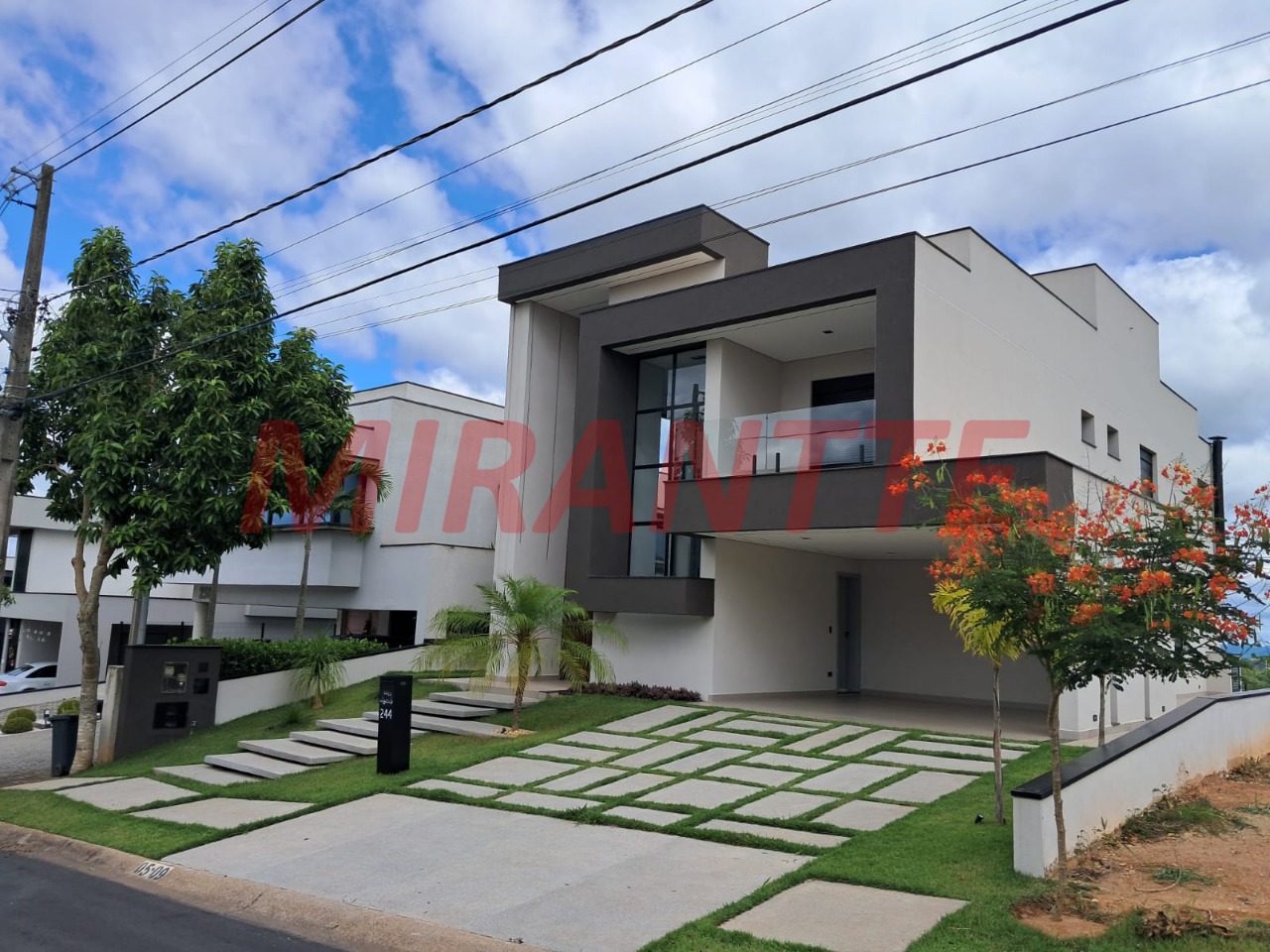 Cond. fechado de 276m² com 4 quartos em Condomínio Residencial Campos do Conde
