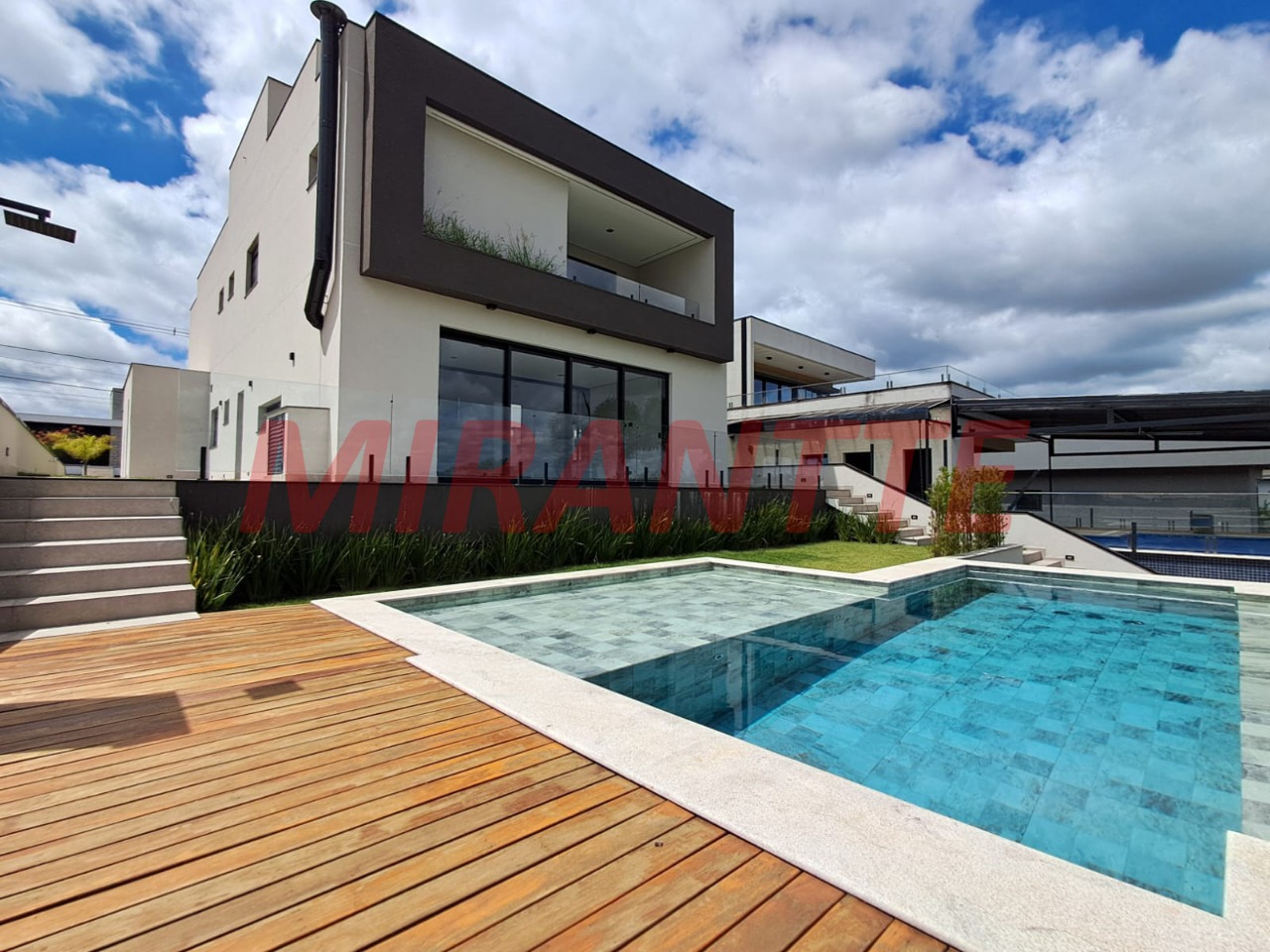 Cond. fechado de 276m² com 4 quartos em Condomínio Residencial Campos do Conde