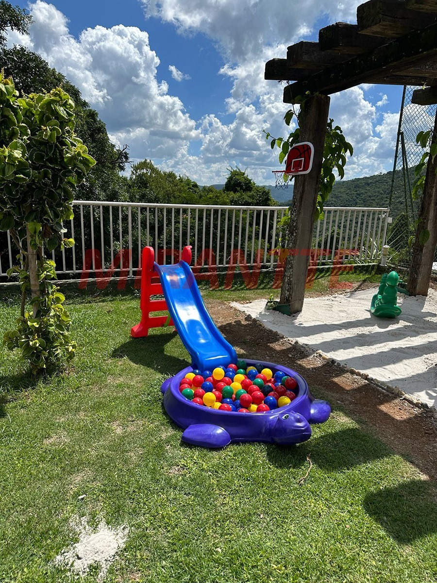 ChÁcara de 800m² com 5 quartos em Luiz Fagundes