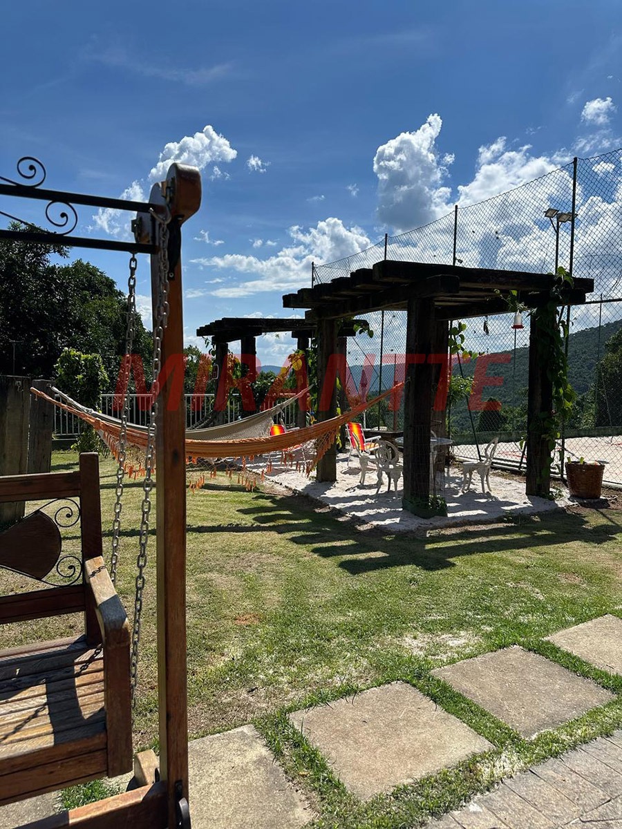 ChÁcara de 800m² com 5 quartos em Luiz Fagundes