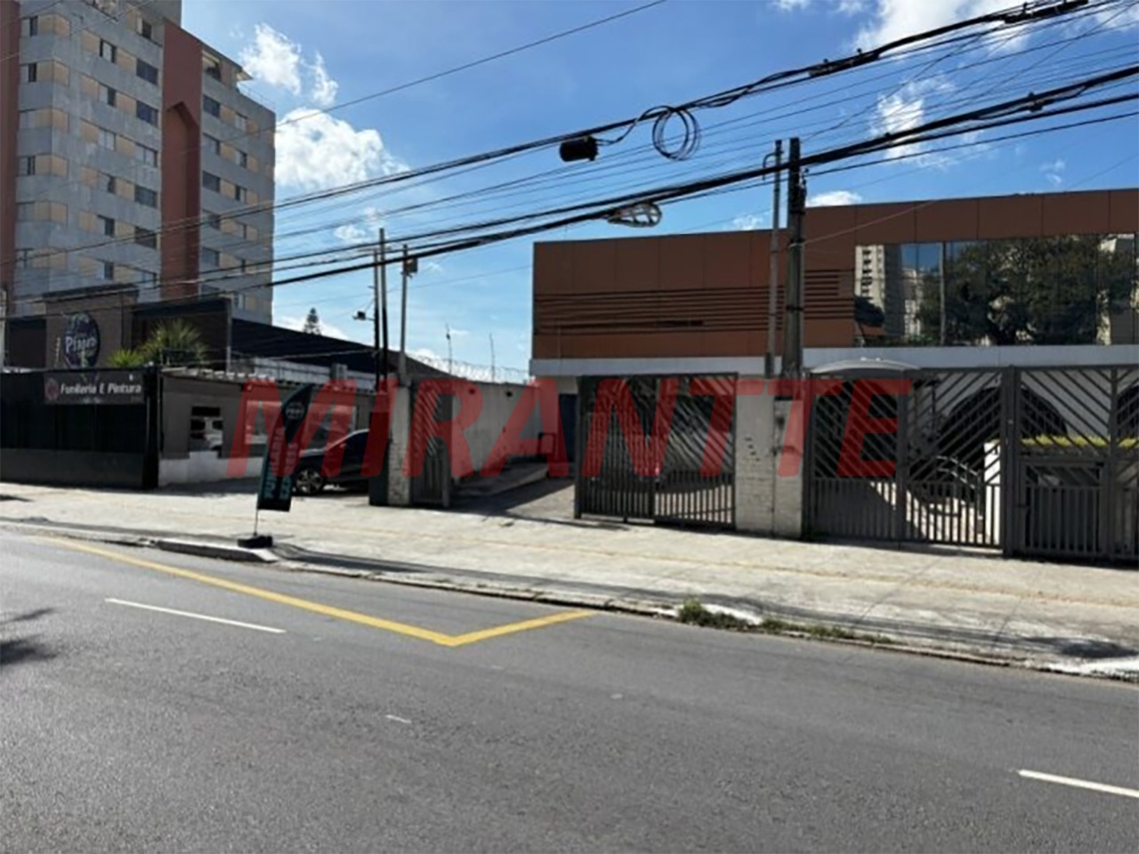 Comercial de 1313m² em Vila Monumento