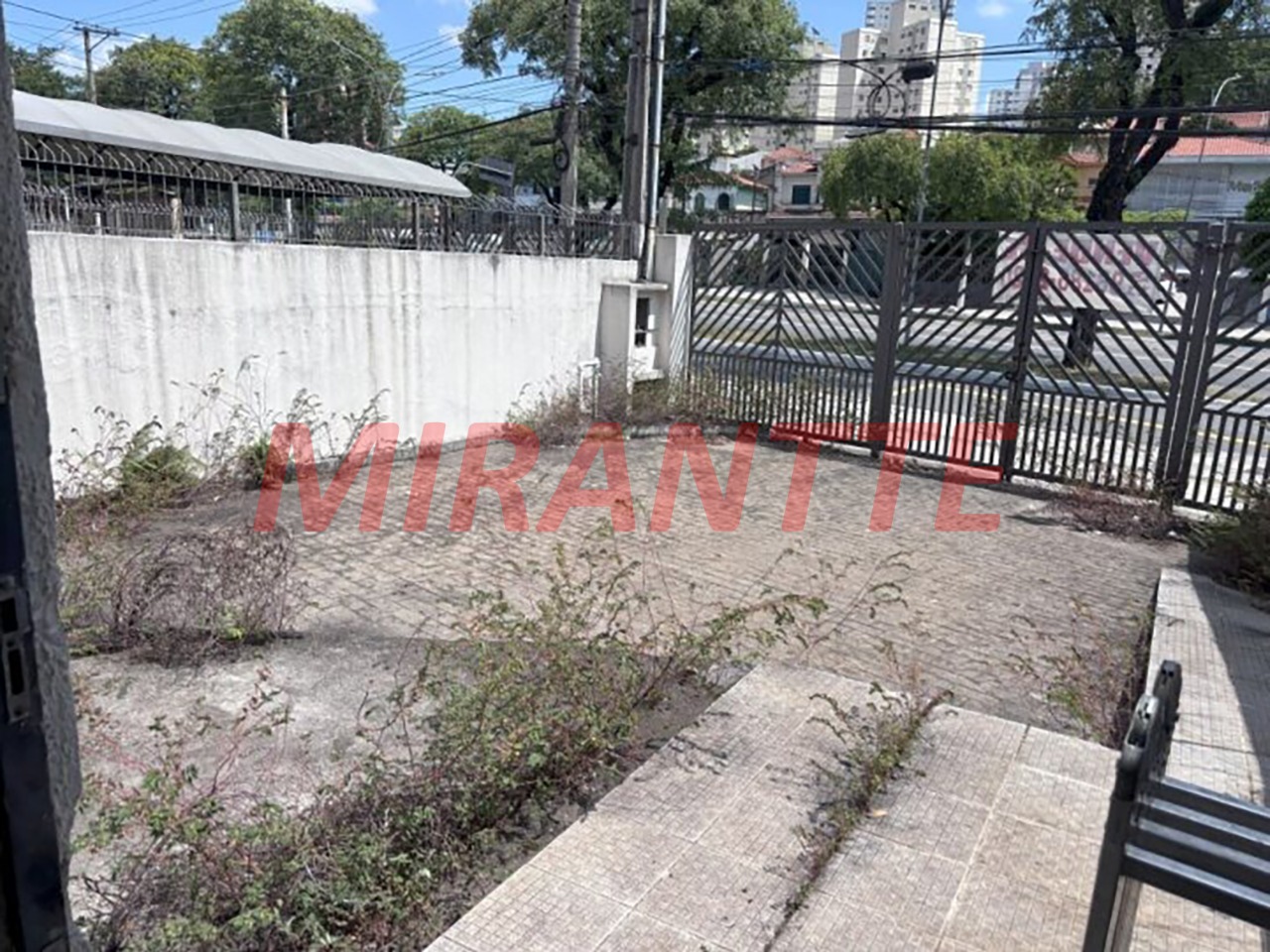 Comercial de 1313m² em Vila Monumento