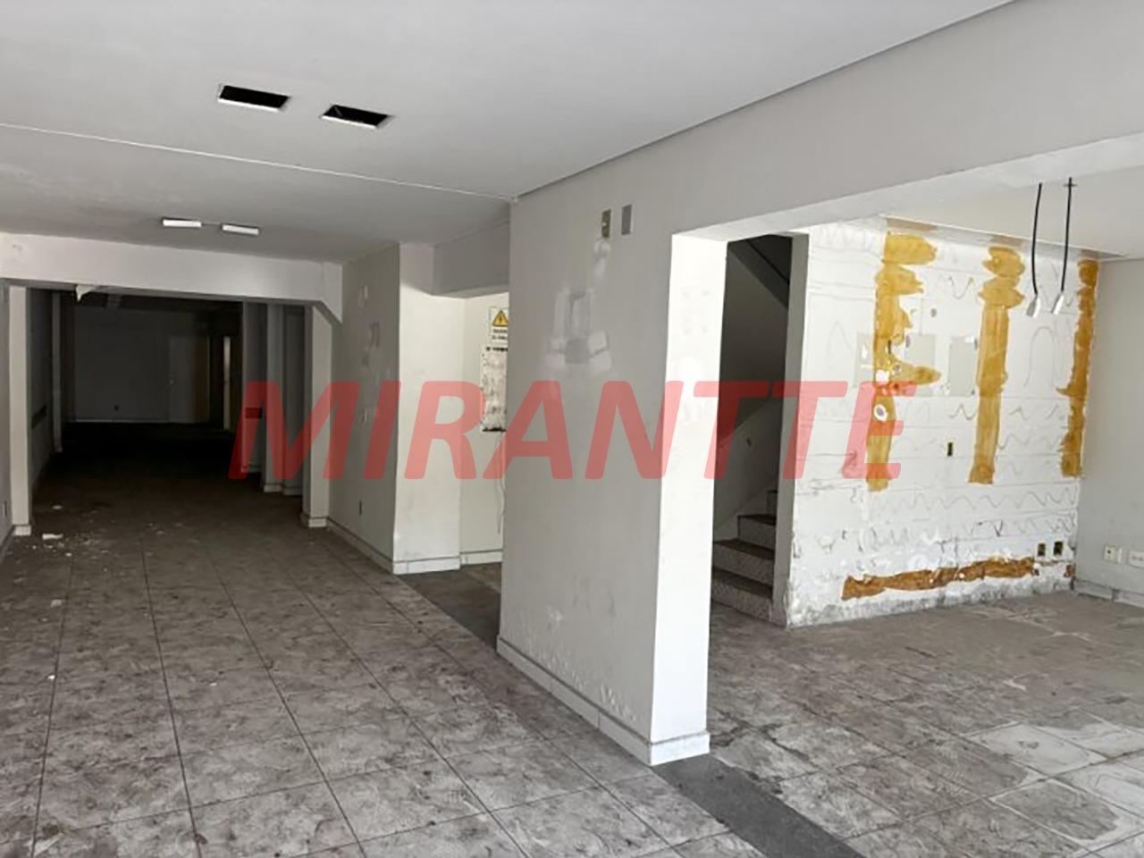 Comercial de 1313m² em Vila Monumento