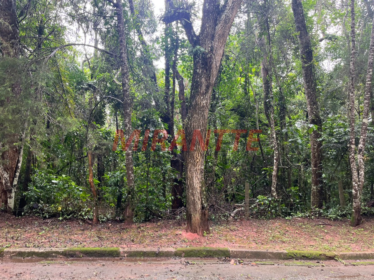 Terreno de m² em Serra da Cantareira