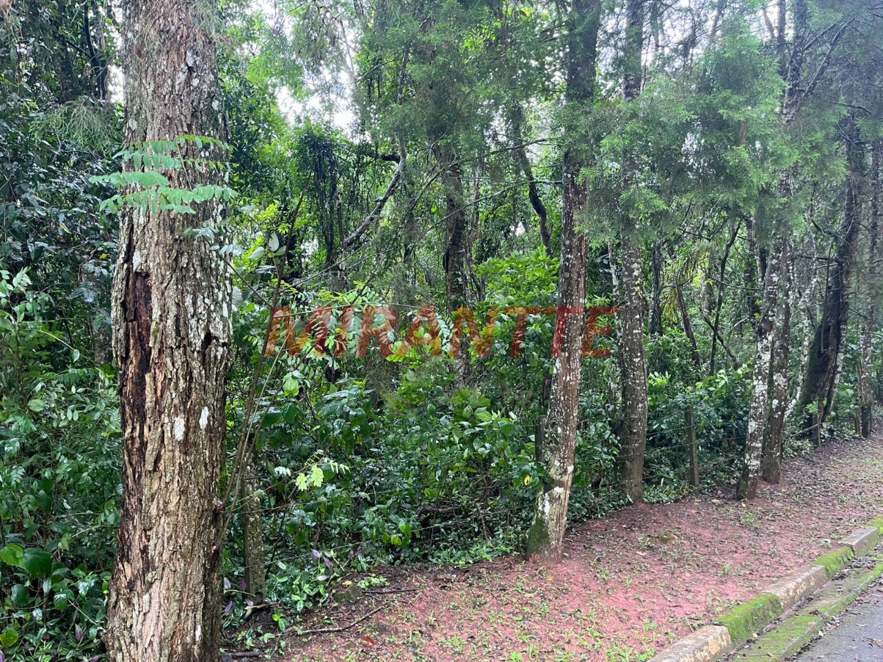 Terreno de m² em Serra da Cantareira
