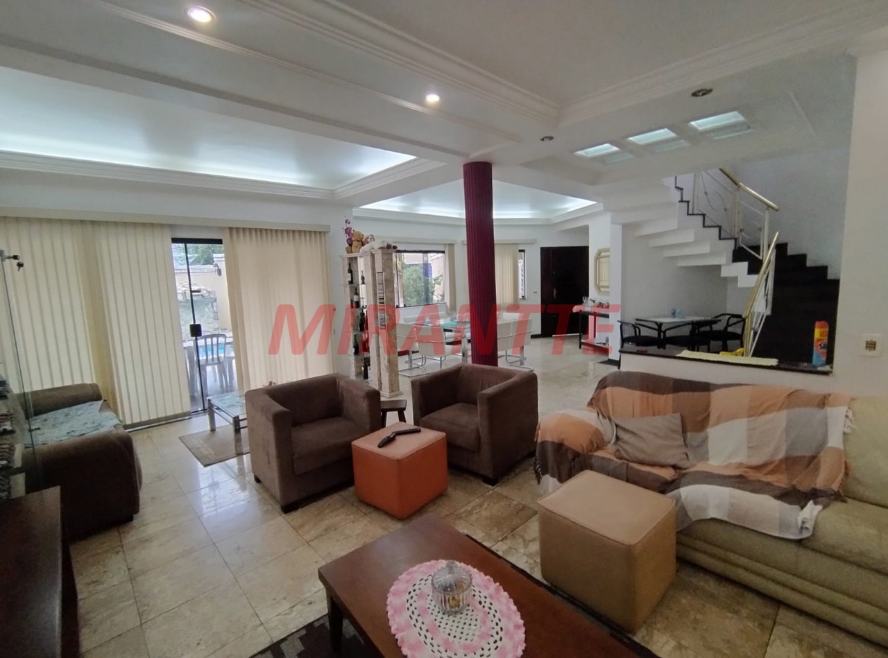 Sobrado de 229m² com 4 quartos em Lauzane Paulista