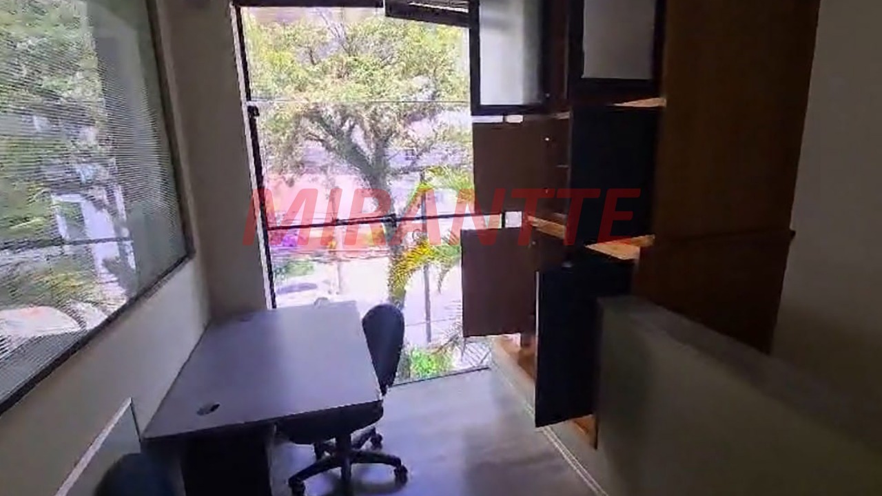 Comercial de 227m² em Água Fria