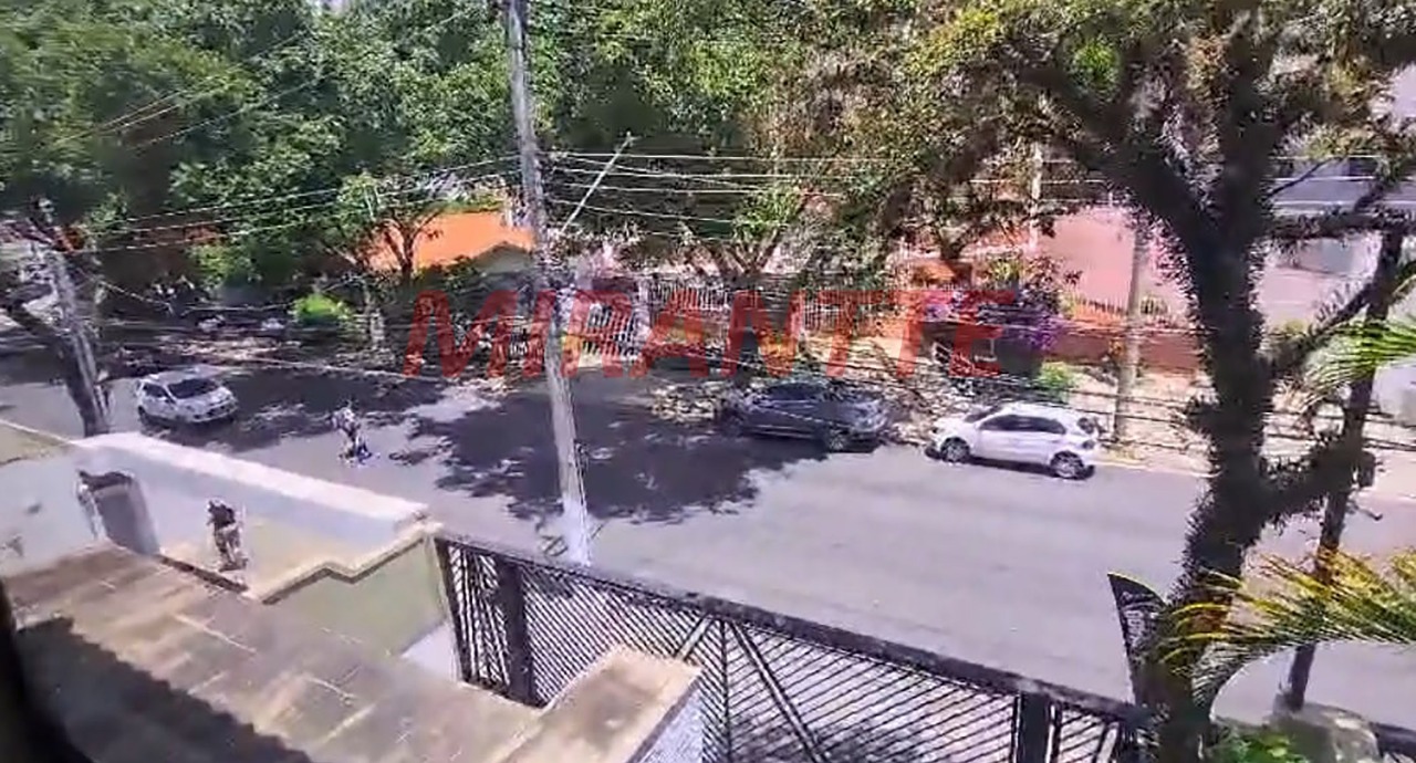 Comercial de 227m² em Água Fria