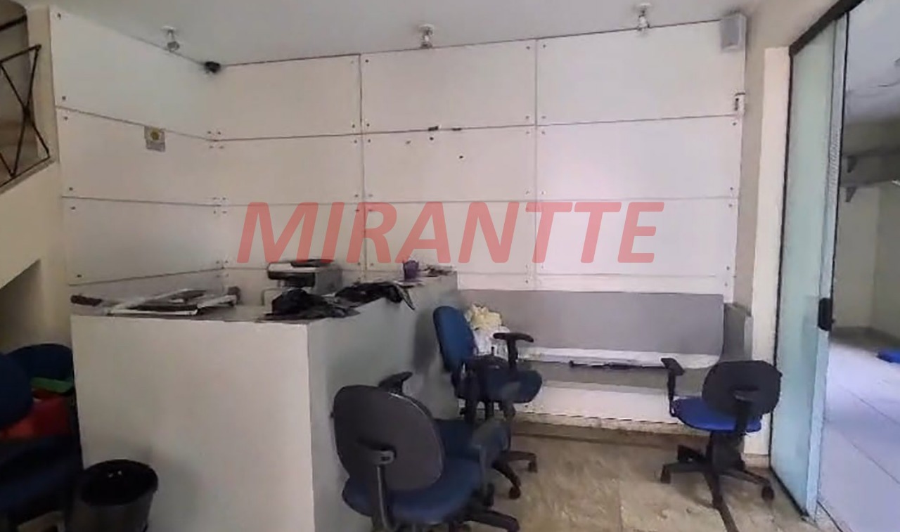 Comercial de 227m² em Água Fria