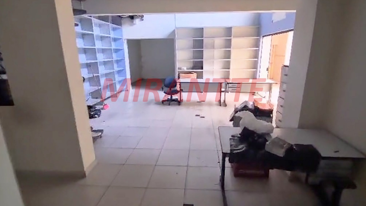 Comercial de 227m² em Água Fria