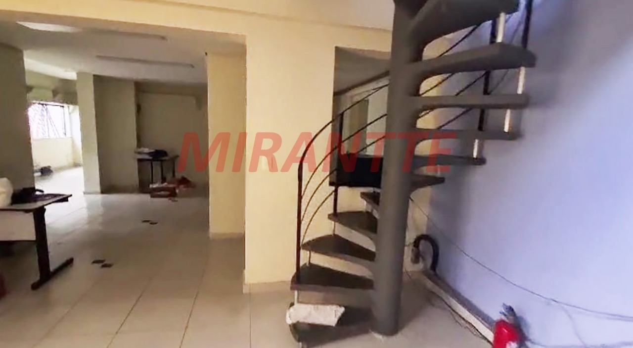 Comercial de 227m² em Água Fria