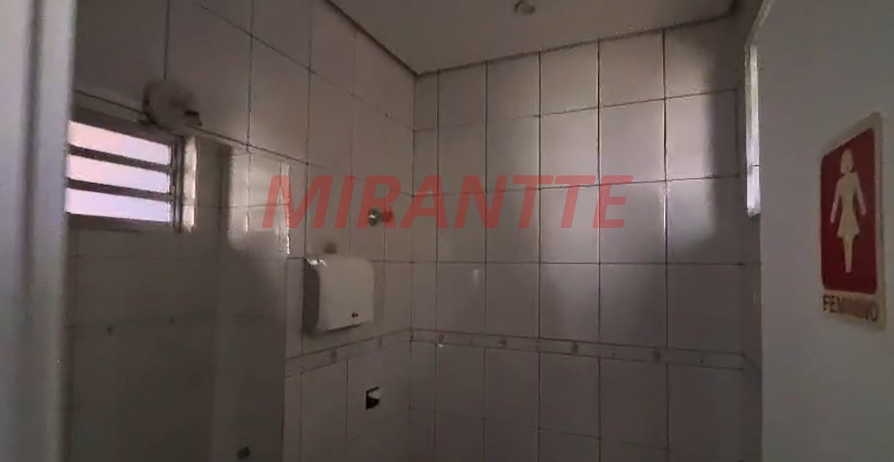 Comercial de 227m² em Água Fria