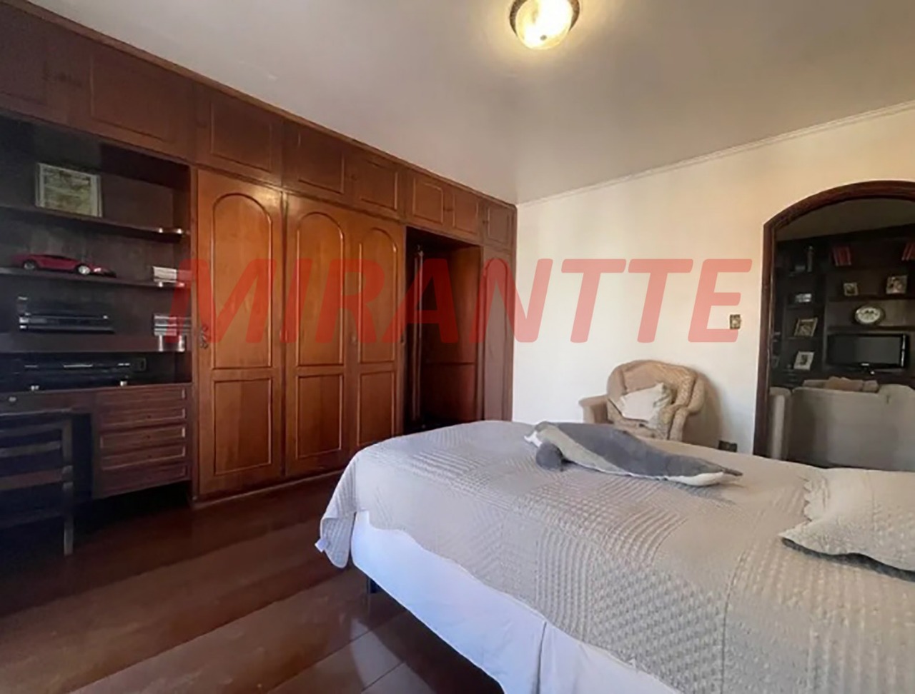 Sobrado de 482m² com 4 quartos em Jardim França