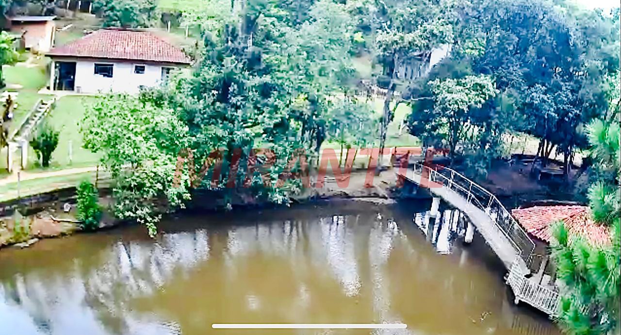 ChÁcara de 650m² com 5 quartos em Quatro Cantos