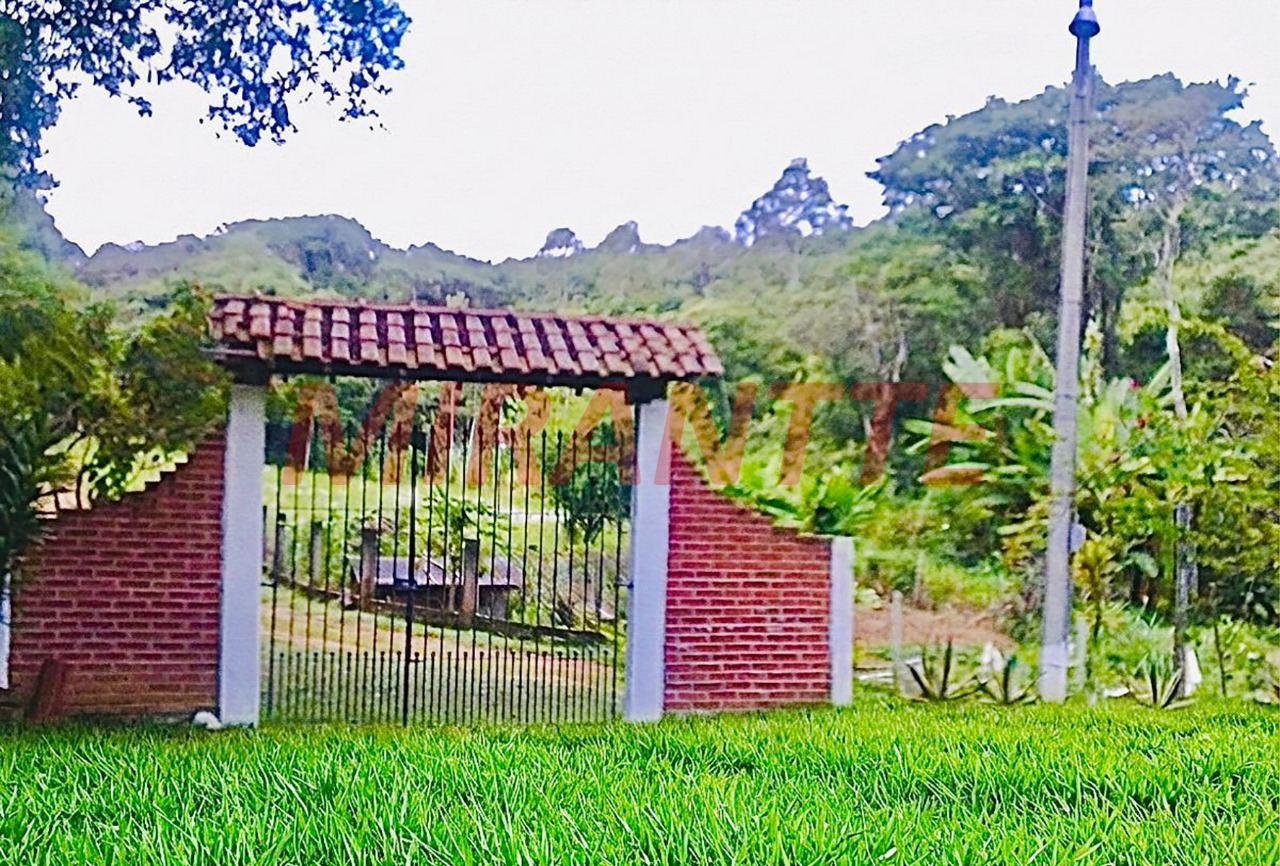 ChÁcara de 650m² com 5 quartos em Quatro Cantos