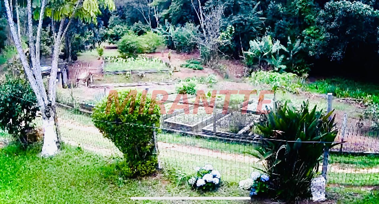 ChÁcara de 650m² com 5 quartos em Quatro Cantos