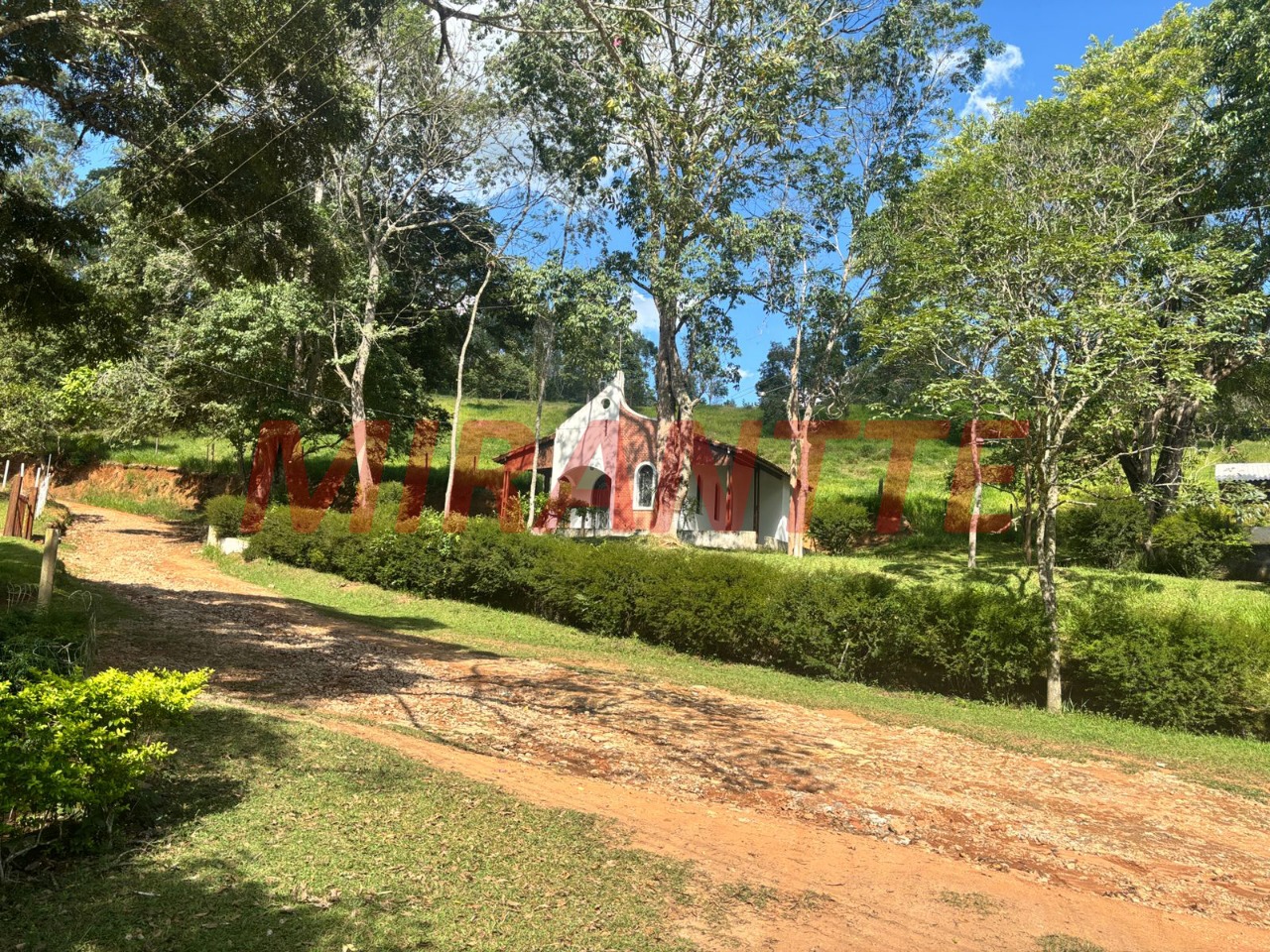 ChÁcara de 650m² com 5 quartos em Quatro Cantos