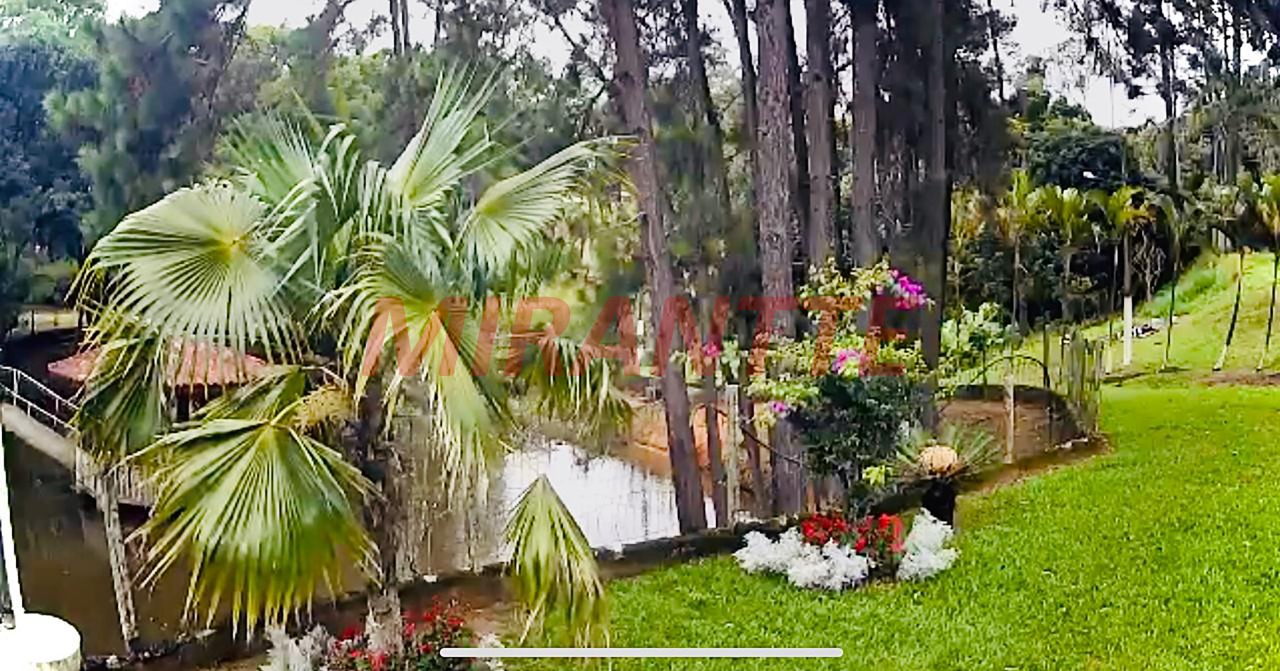 ChÁcara de 650m² com 5 quartos em Quatro Cantos