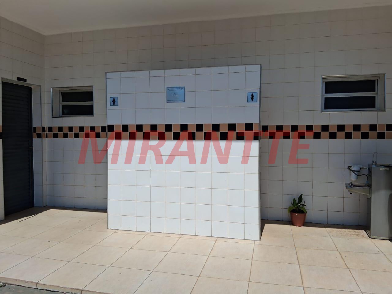Apartamento de 96m² com 3 quartos em Água Fria